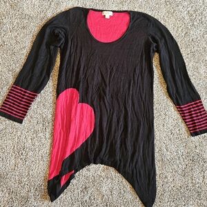 Black and Red Heart Tunic Top